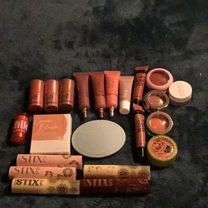 Colourpop/Elf/Revolution/L.A. Girl/Tarte/Milk/Believe/Dominique Blush lot x22